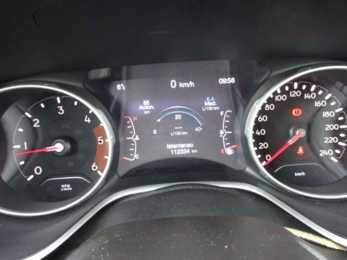 Jeep Compass 1.6 Multijet II 2WD Limited (15)