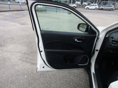Jeep Compass 1.6 Multijet II 2WD Limited (9)