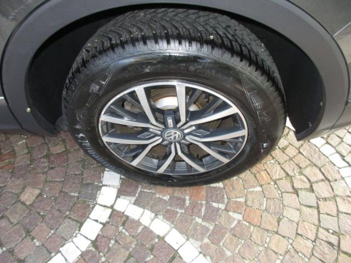 Volkswagen Tiguan 2.0 TDI 150CV 4MOTION DSG Sport & Style BMT (14)