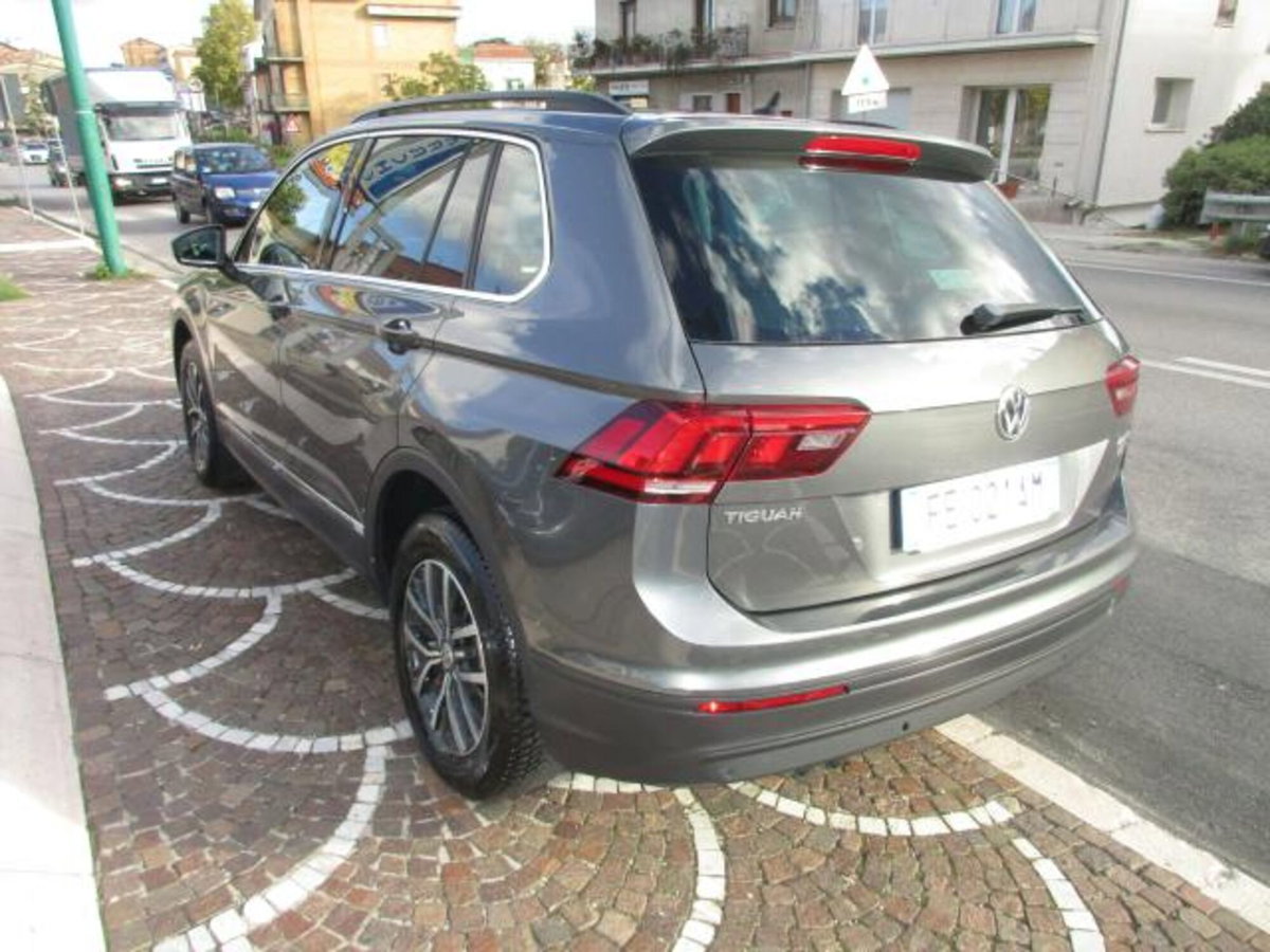 Volkswagen Tiguan 2.0 TDI 150CV 4MOTION DSG Sport & Style BMT (6)
