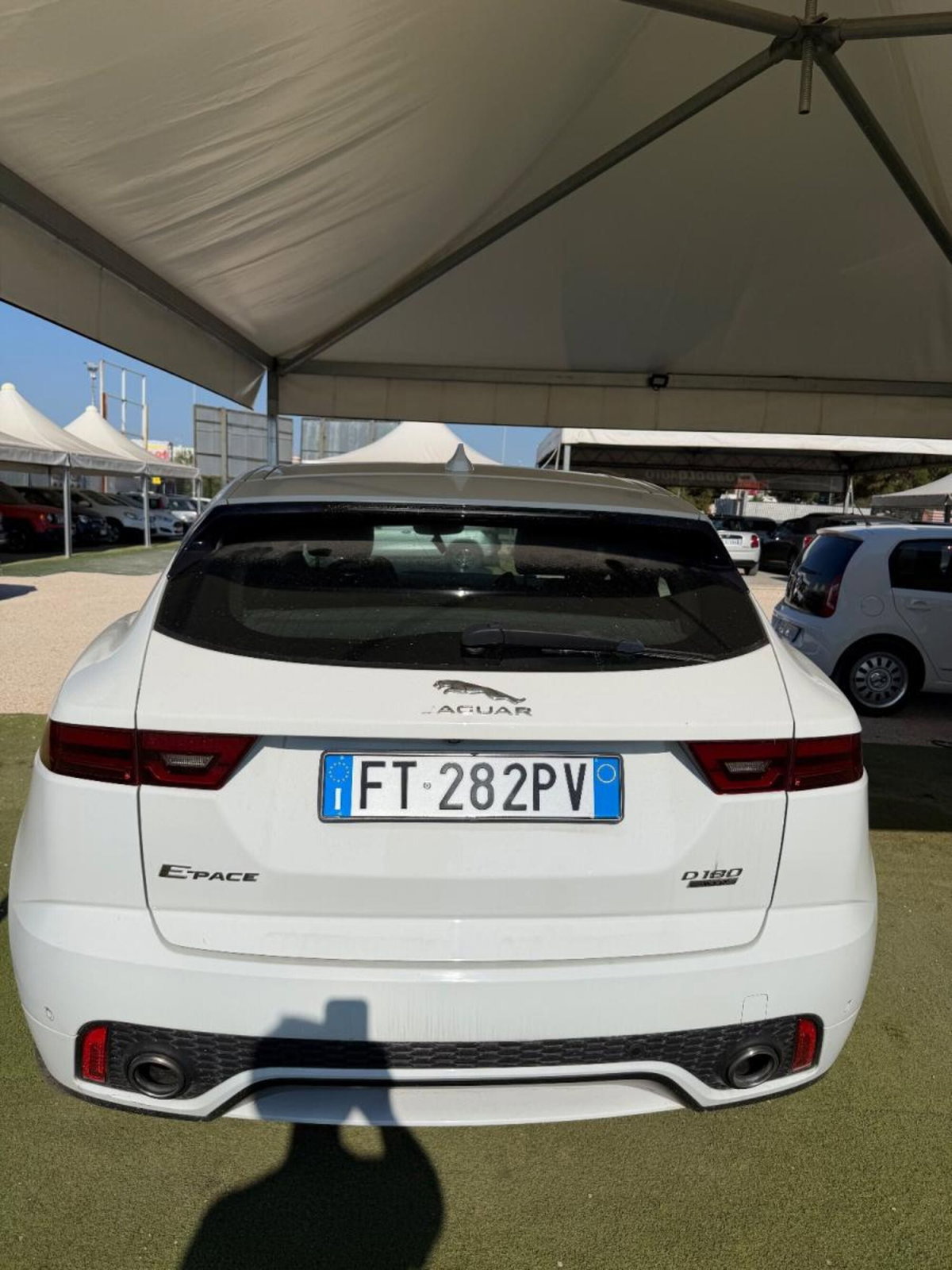 Jaguar E-Pace 2.0D 180 CV AWD R-Dynamic SE (13)