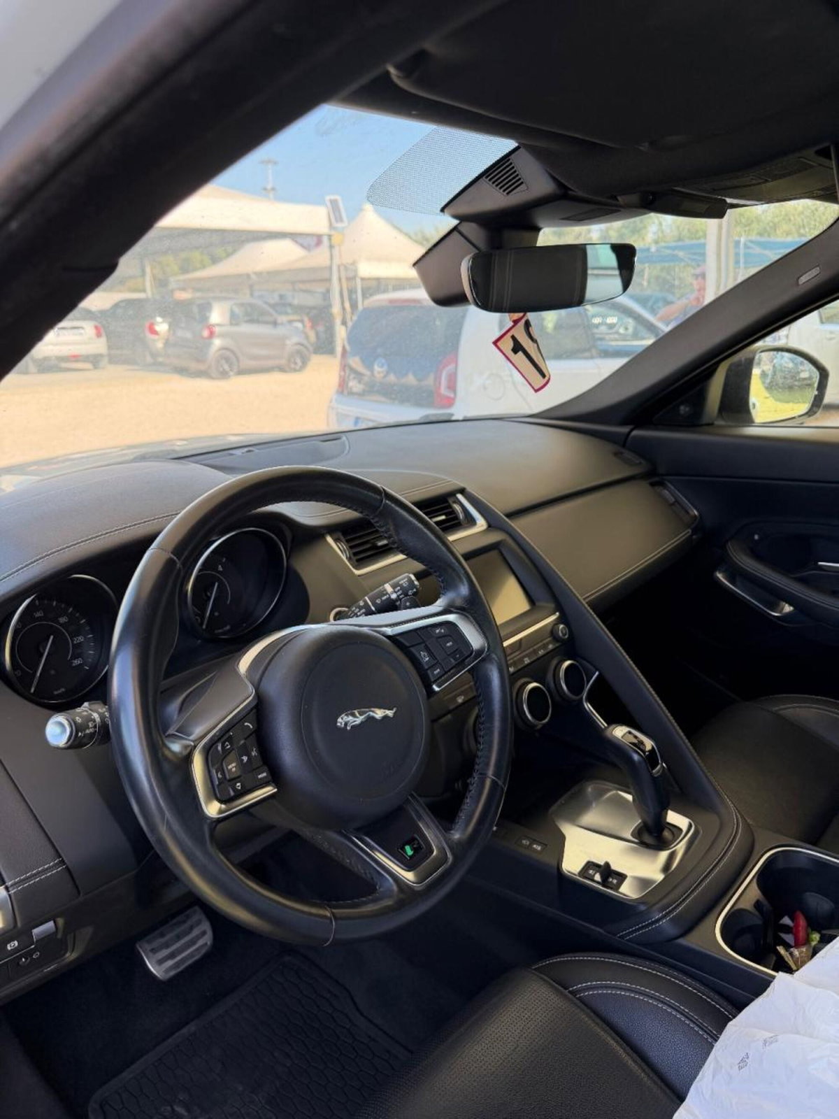 Jaguar E-Pace 2.0D 180 CV AWD R-Dynamic SE (5)