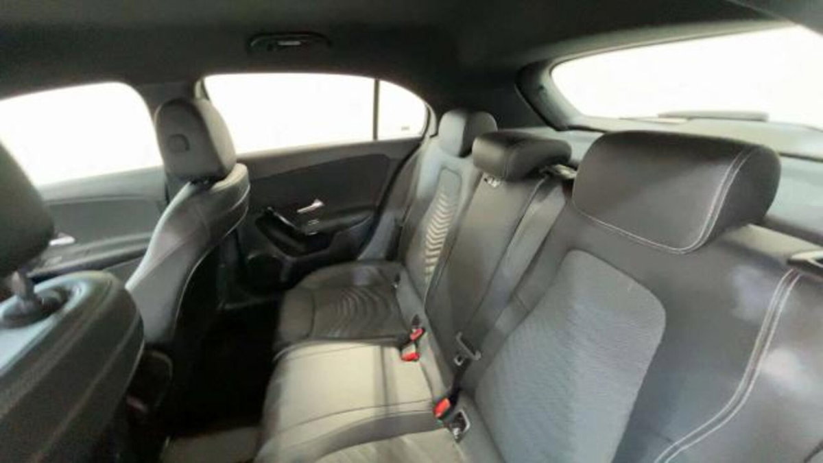 Mercedes-Benz Classe A 160 d Business (13)