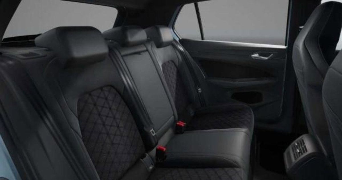 Volkswagen Golf Variant 1.5 etsi R-Line 150cv dsg (11)