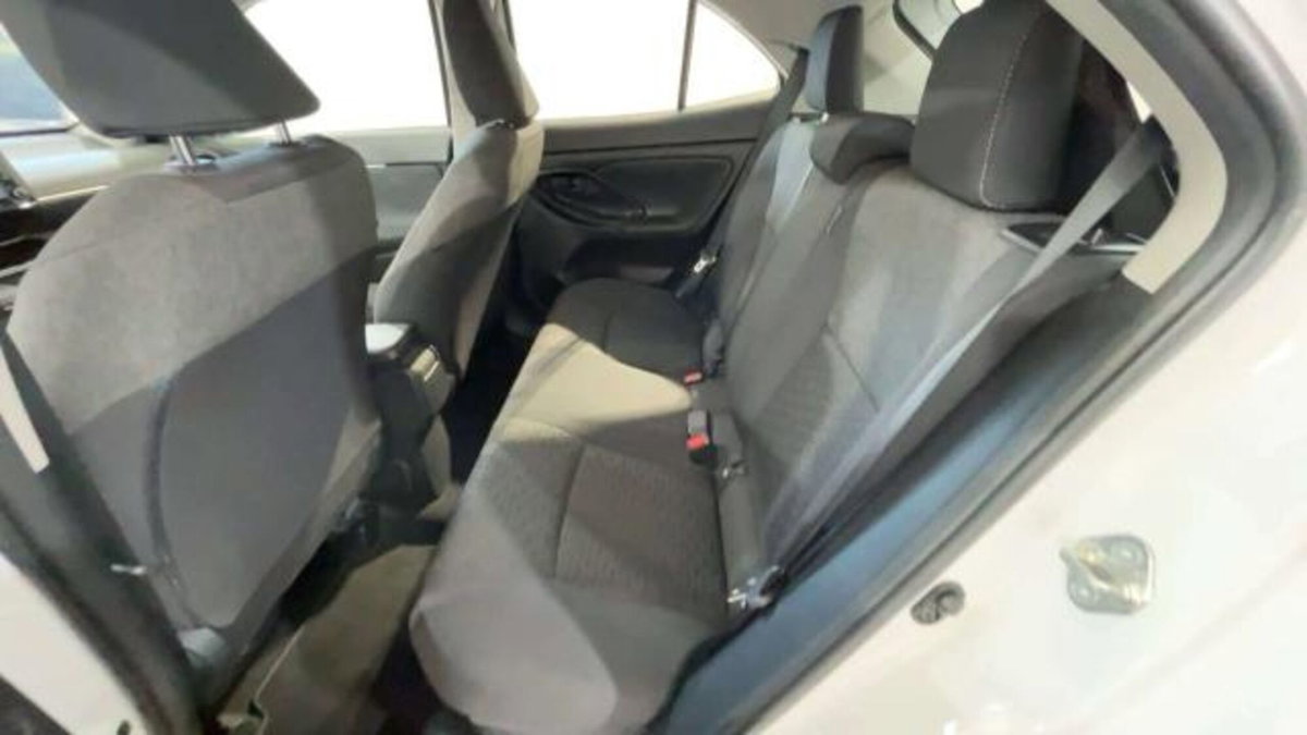 Toyota Yaris Cross 1.5h GR Sport Black Sky fwd 116cv e-cvt (11)