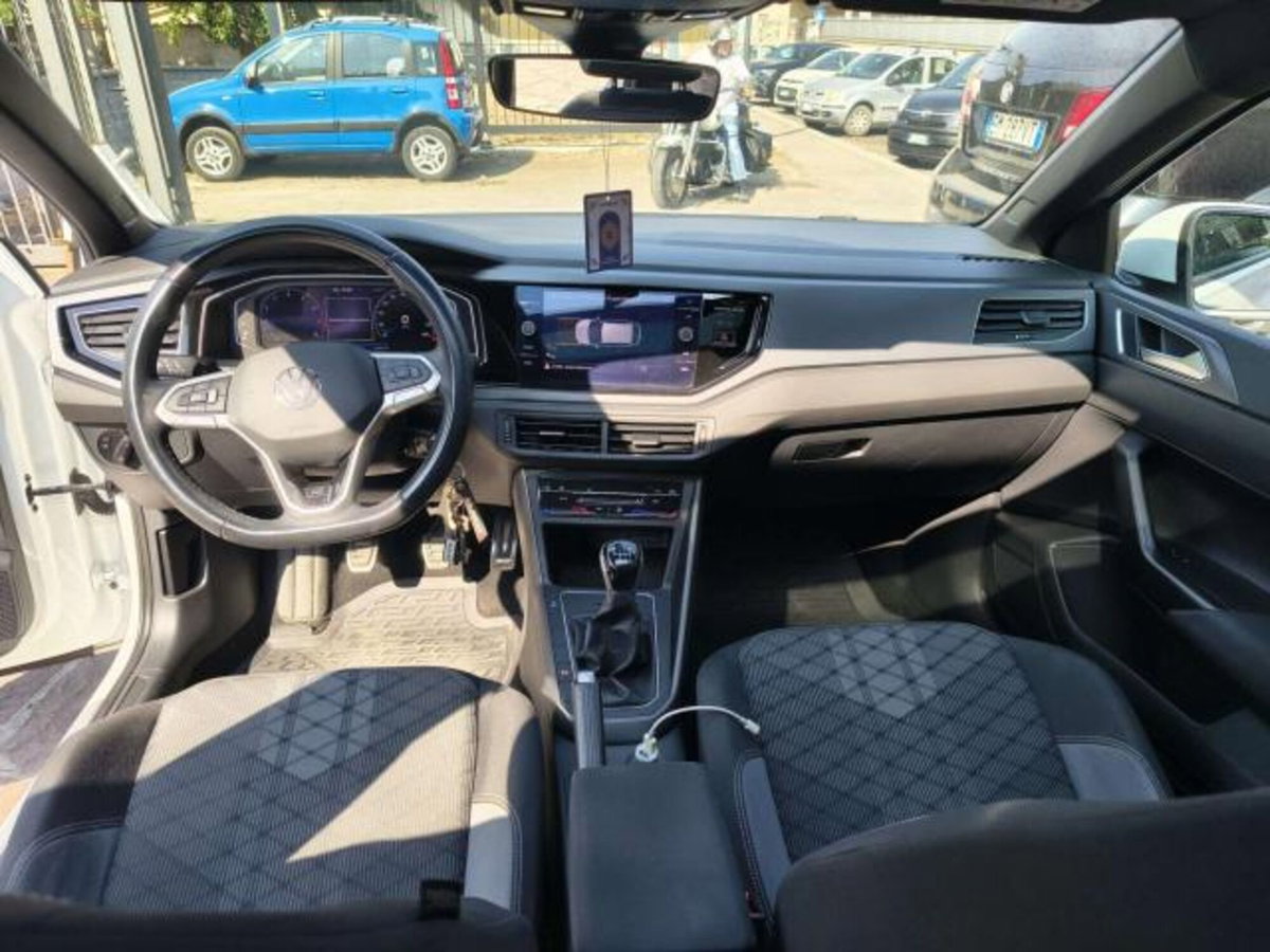 Volkswagen Taigo 1.0 TSI 110 CV DSG R-Line (5)