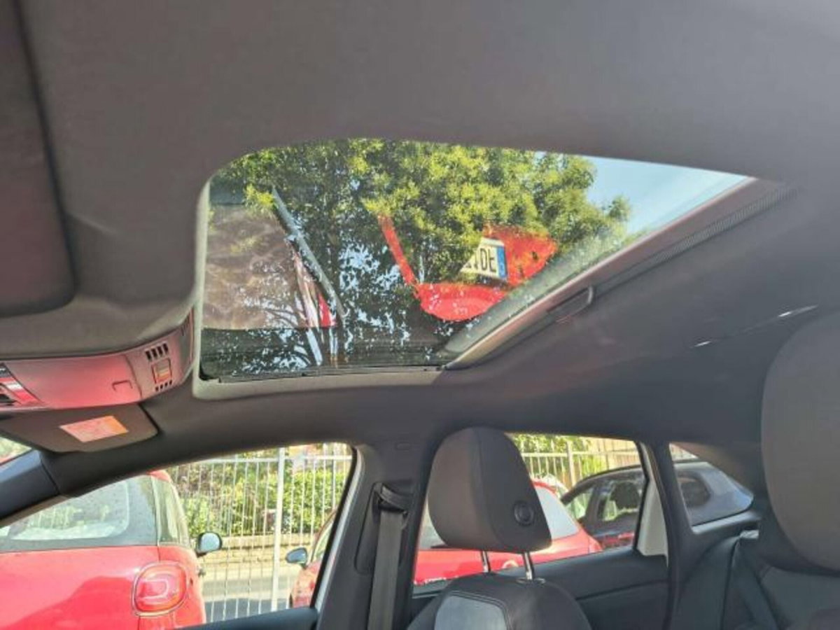 Volkswagen Taigo 1.0 TSI 110 CV DSG R-Line (8)