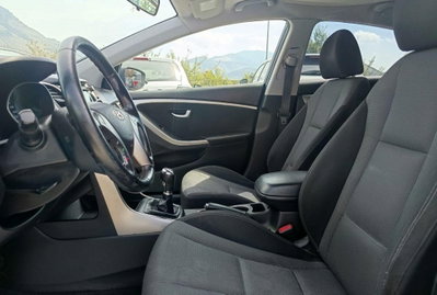 Hyundai i30 1.6 CRDi 5p. Comfort (10)