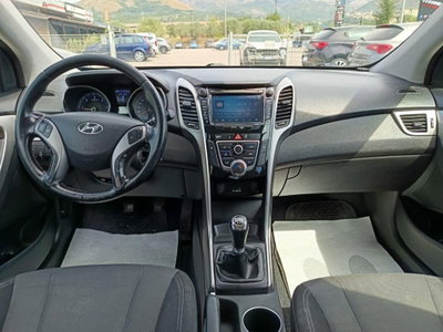 Hyundai i30 1.6 CRDi 5p. Comfort (13)
