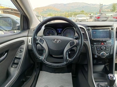 Hyundai i30 1.6 CRDi 5p. Comfort (14)