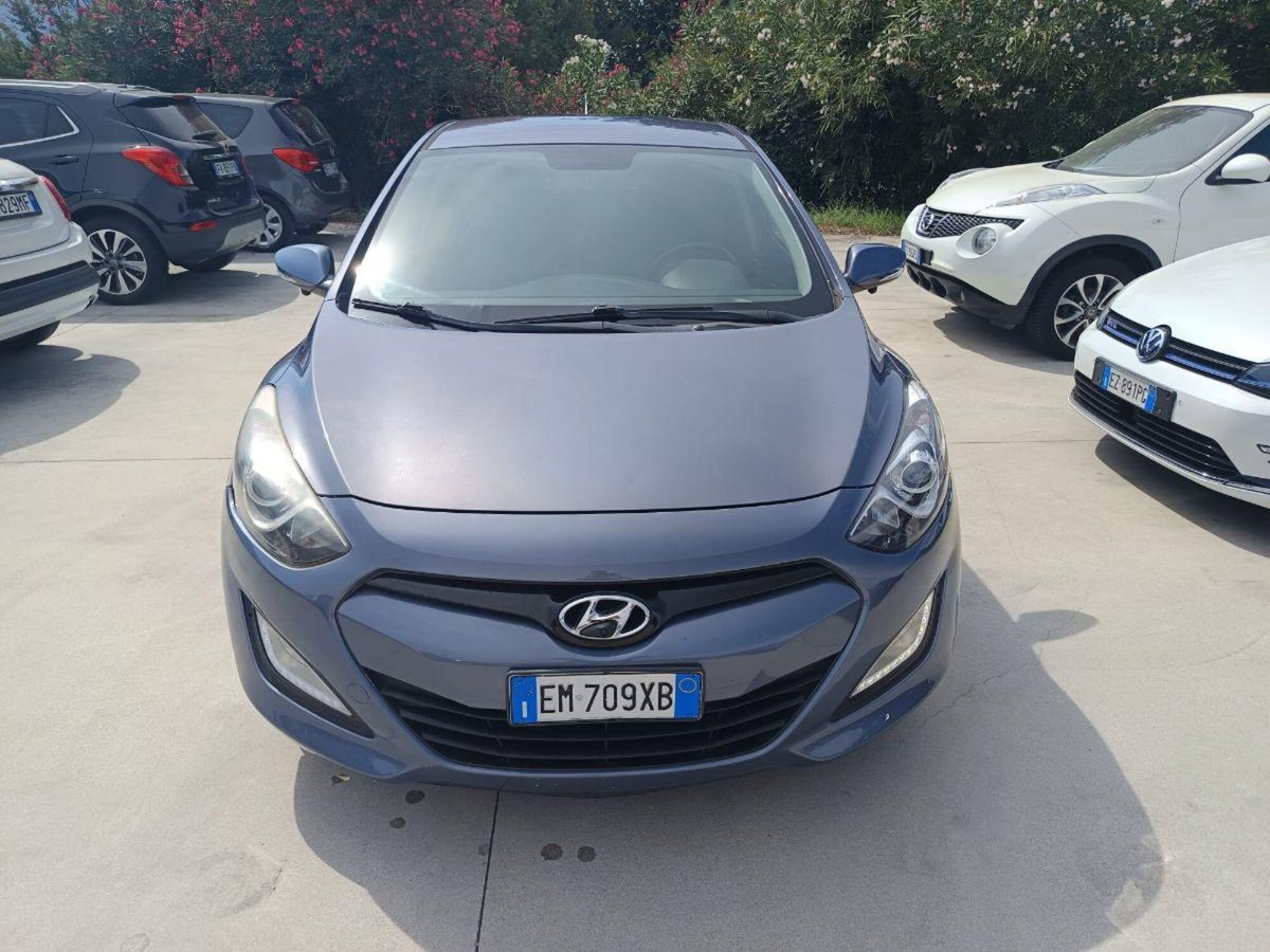 Hyundai i30 1.6 CRDi 5p. Comfort (3)