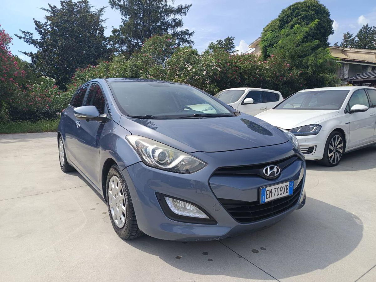 Hyundai i30 1.6 CRDi 5p. Comfort (4)
