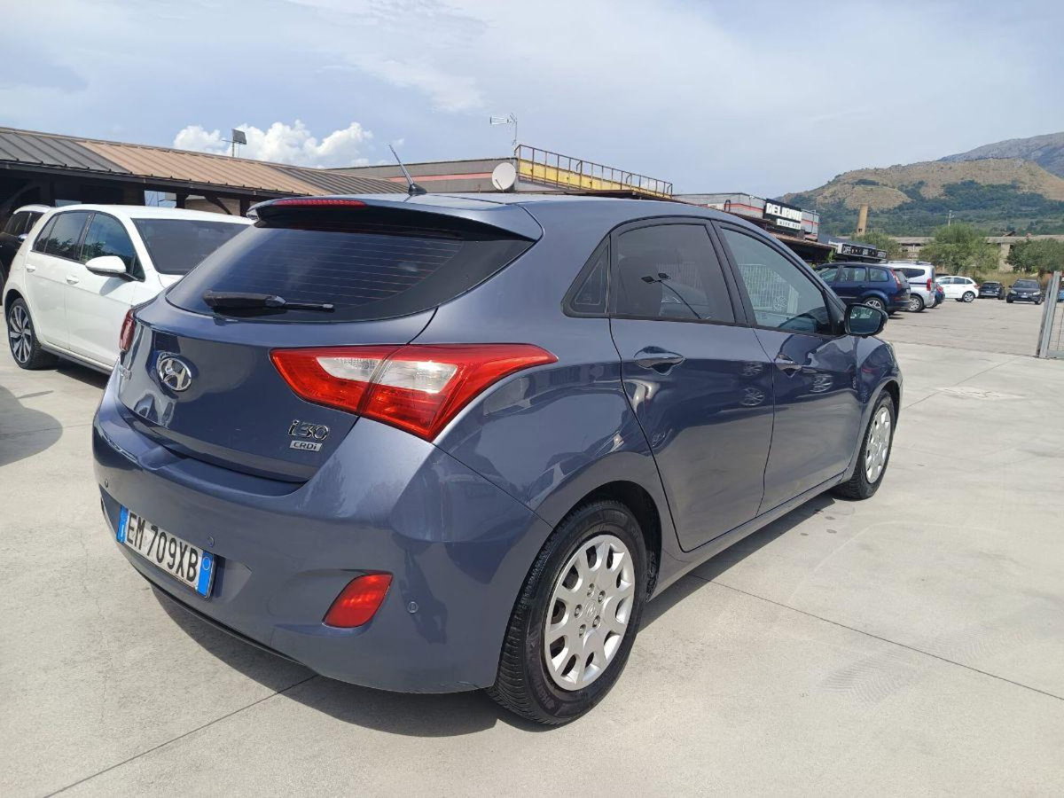 Hyundai i30 1.6 CRDi 5p. Comfort (5)