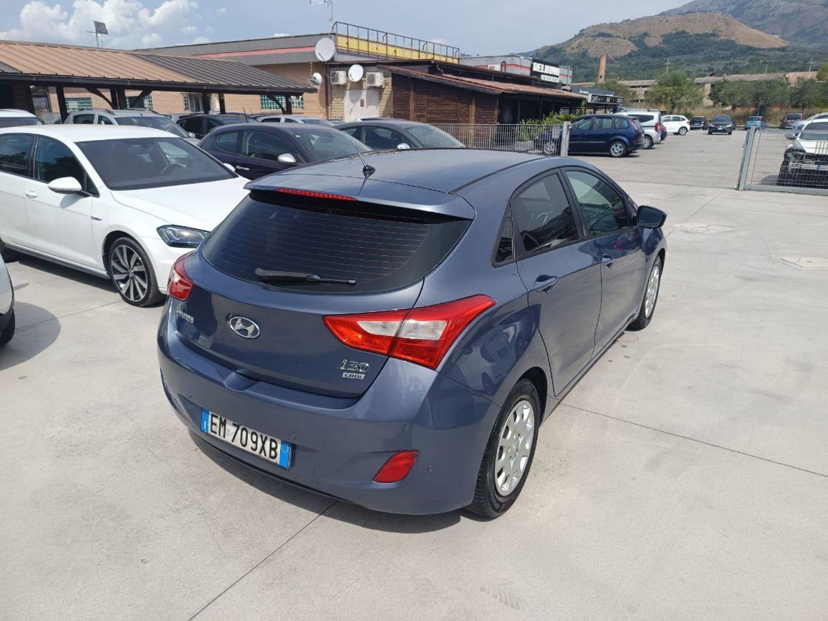 Hyundai i30 1.6 CRDi 5p. Comfort (6)
