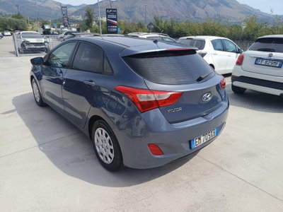 Hyundai i30 1.6 CRDi 5p. Comfort (8)