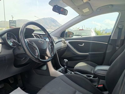 Hyundai i30 1.6 CRDi 5p. Comfort (9)