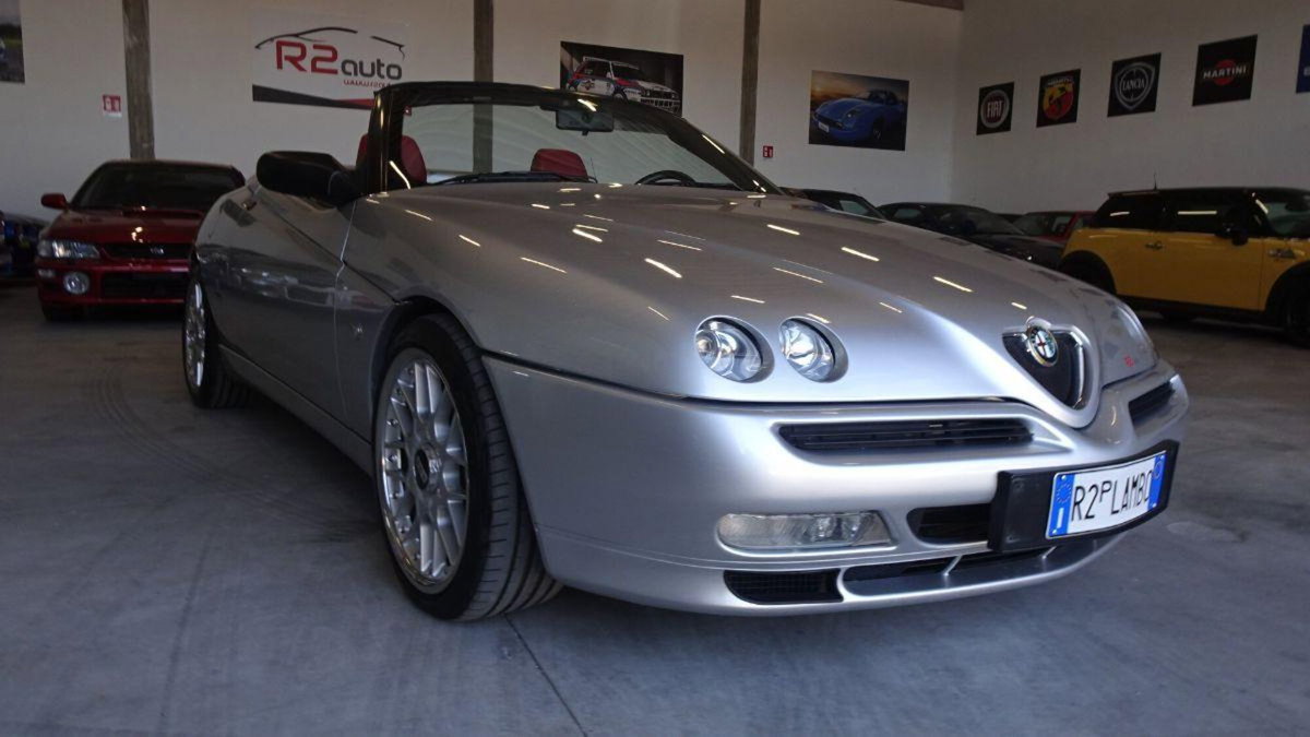 Alfa Romeo Spider 3.0i V6 24V cat L (6)