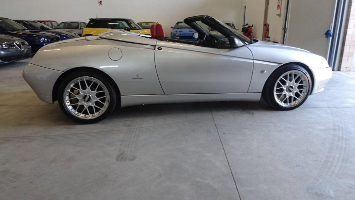 Alfa Romeo Spider 3.0i V6 24V cat L (8)