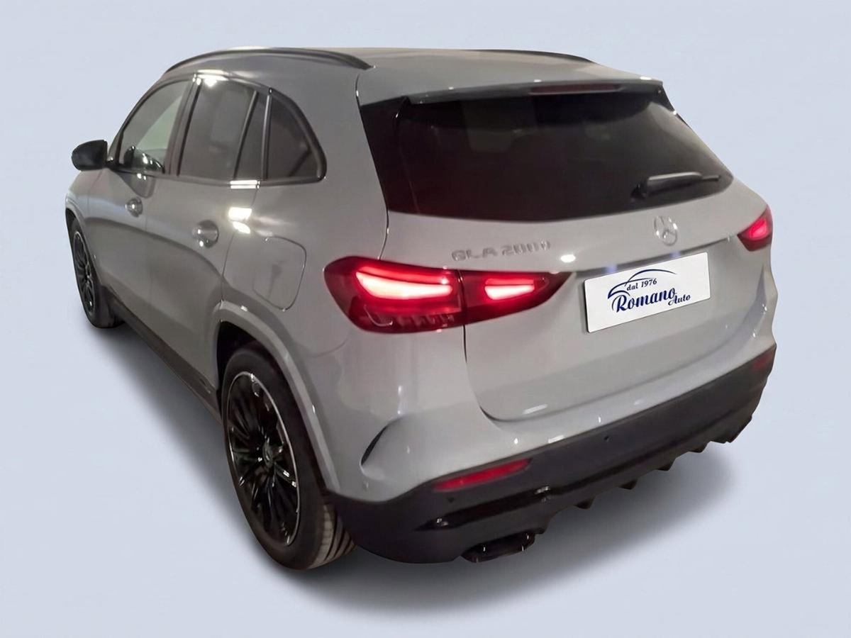 Mercedes-Benz GLA SUV 200 d Automatic Premium (4)