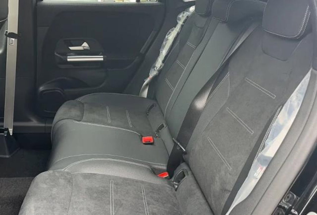 Mercedes-Benz GLA SUV 200 d Automatic Premium (5)