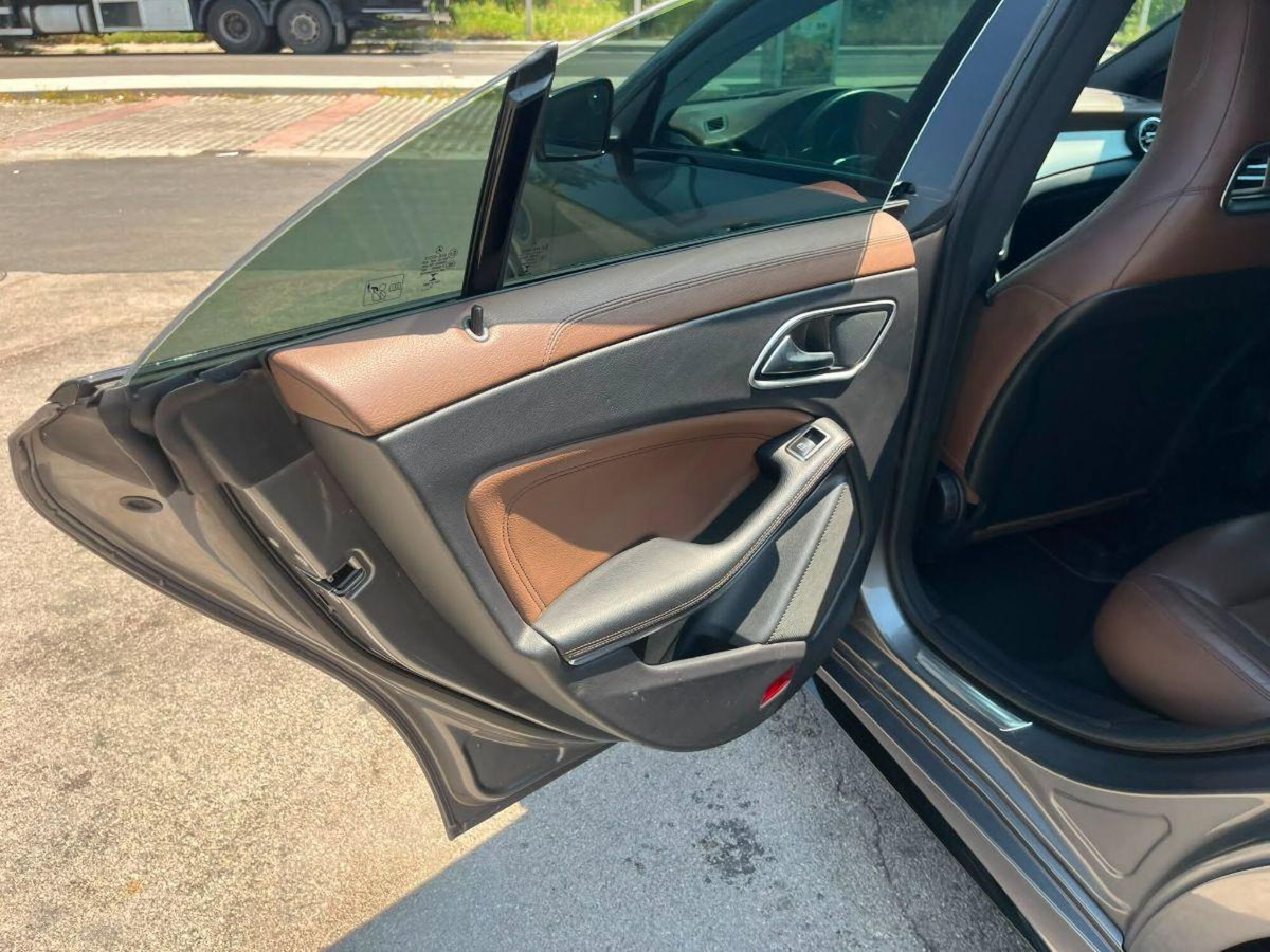 Mercedes-Benz CLA 220 CDI Automatic Premium (8)