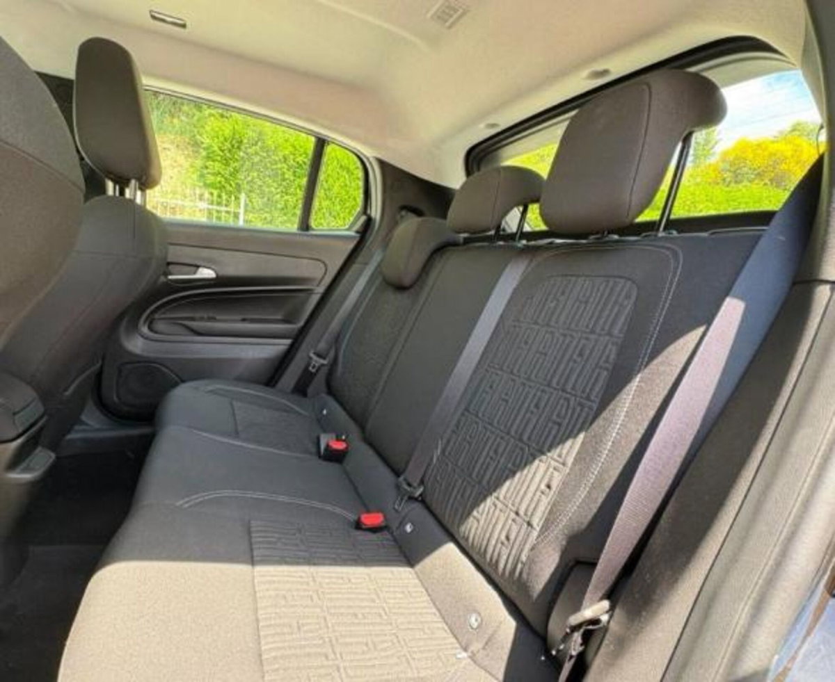 Fiat 600 1.2 hybrid Icon 145cv auto (5)