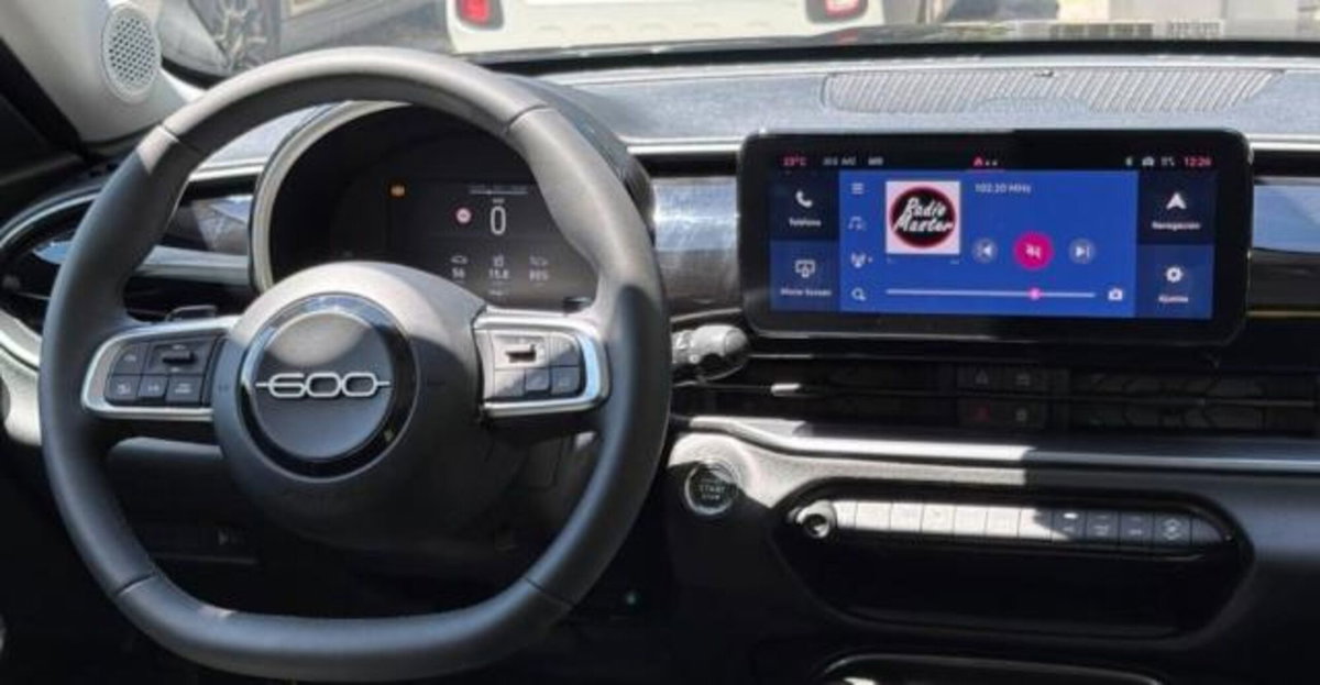 Fiat 600 1.2 hybrid Icon 145cv auto (6)