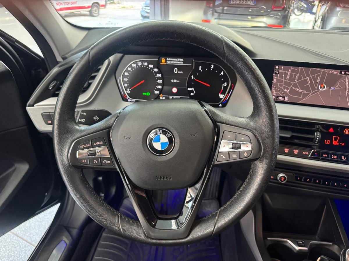 BMW Serie 1 116d 5p. Sport (11)