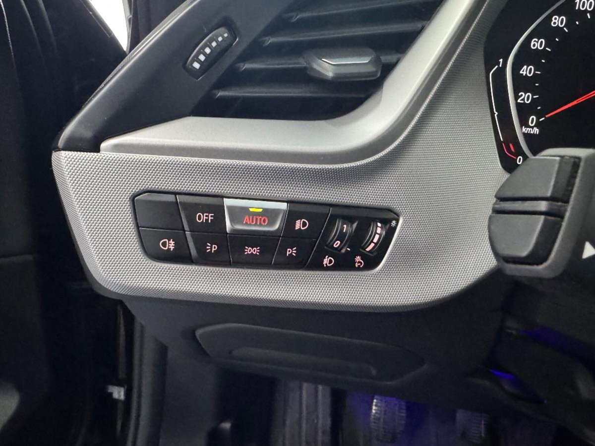 BMW Serie 1 116d 5p. Sport (15)