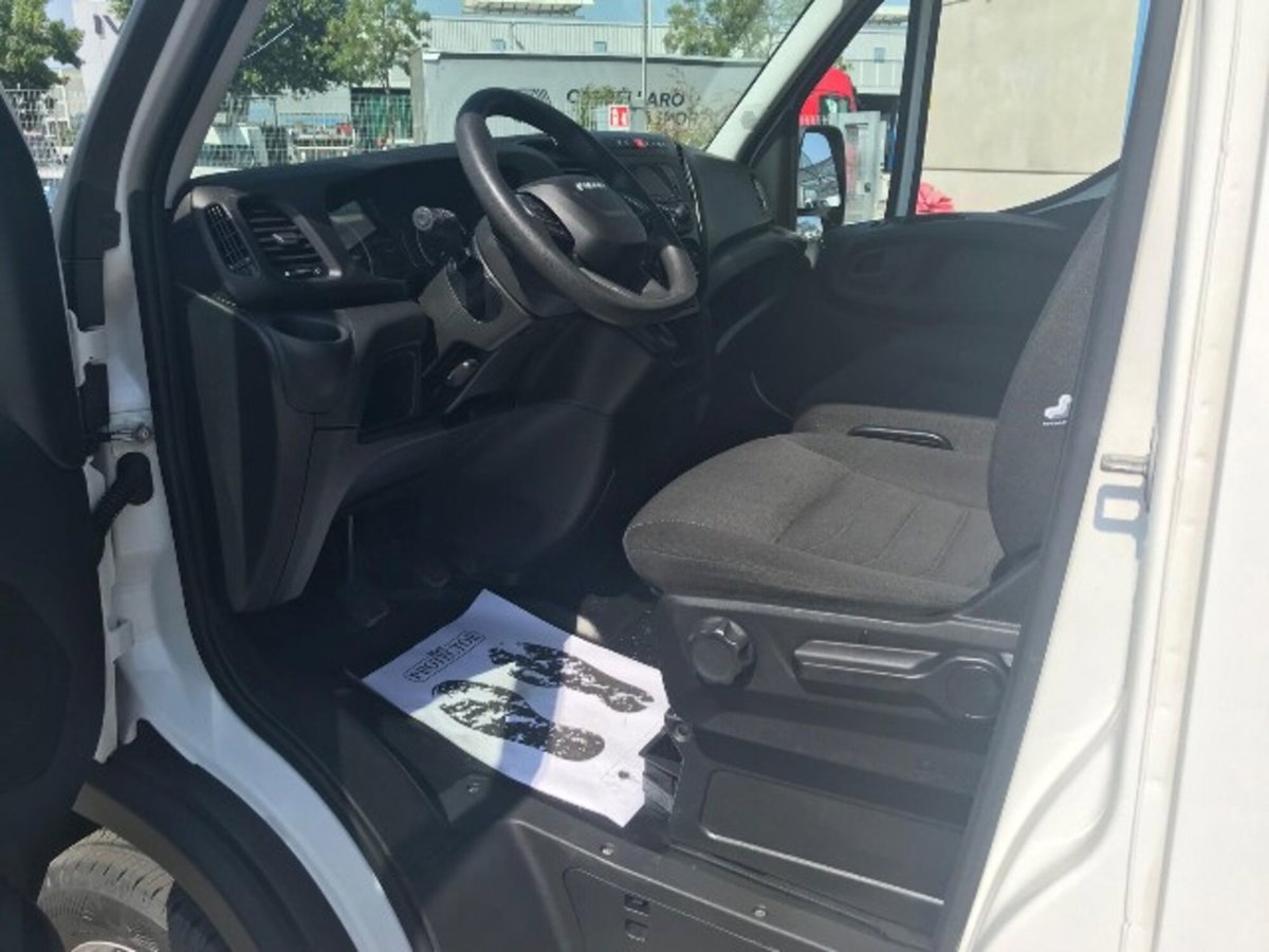 Iveco Daily Telaio 35C14H BTor 2.3 HPT PLM-RG Cabinato (11)