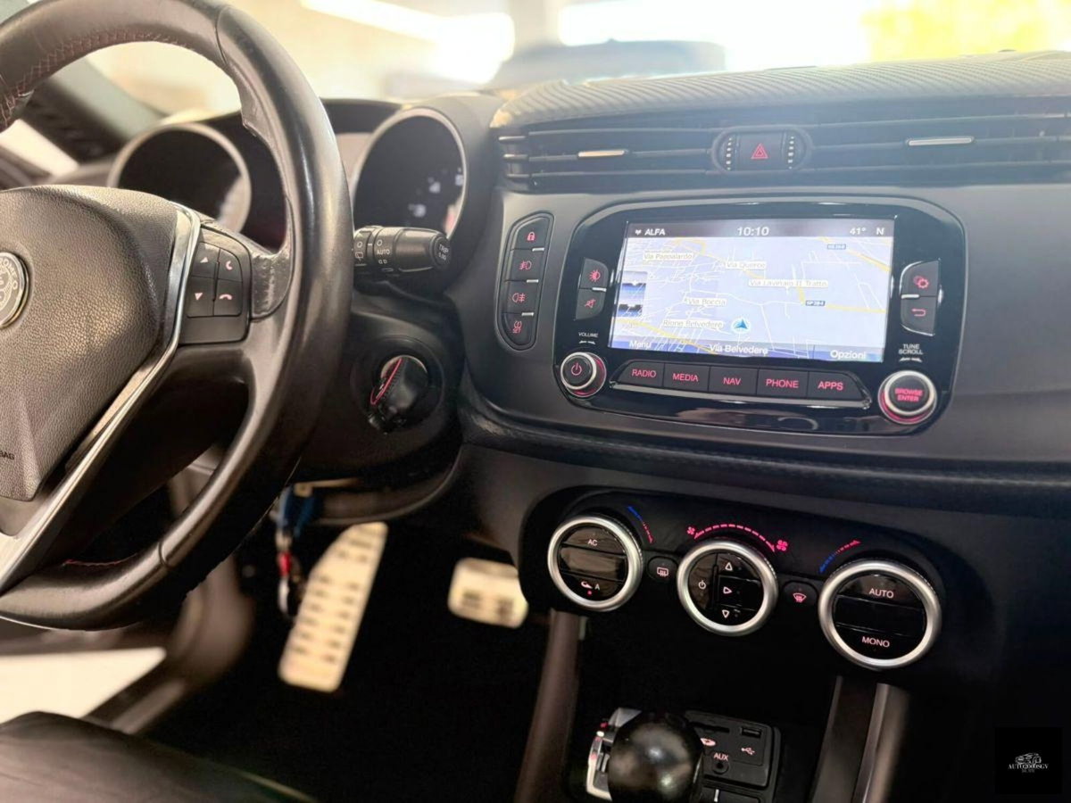 Alfa Romeo Giulietta 1.4 Turbo multiair Sprint 170cv tct (15)