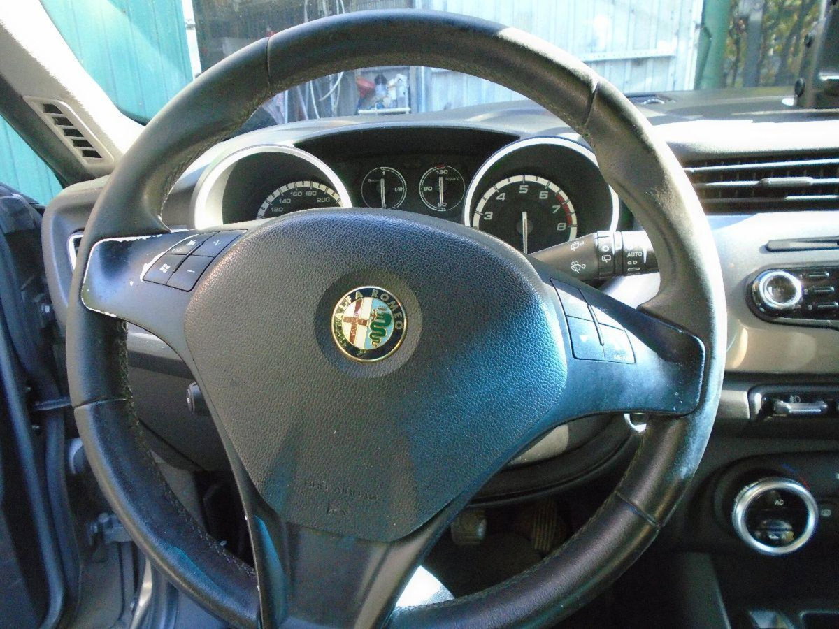 Alfa Romeo Giulietta 1.4 Turbo multiair Exclusive 170cv (10)