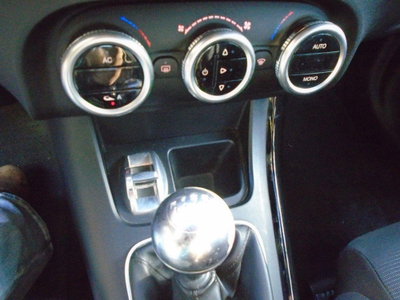 Alfa Romeo Giulietta 1.4 Turbo multiair Exclusive 170cv (14)