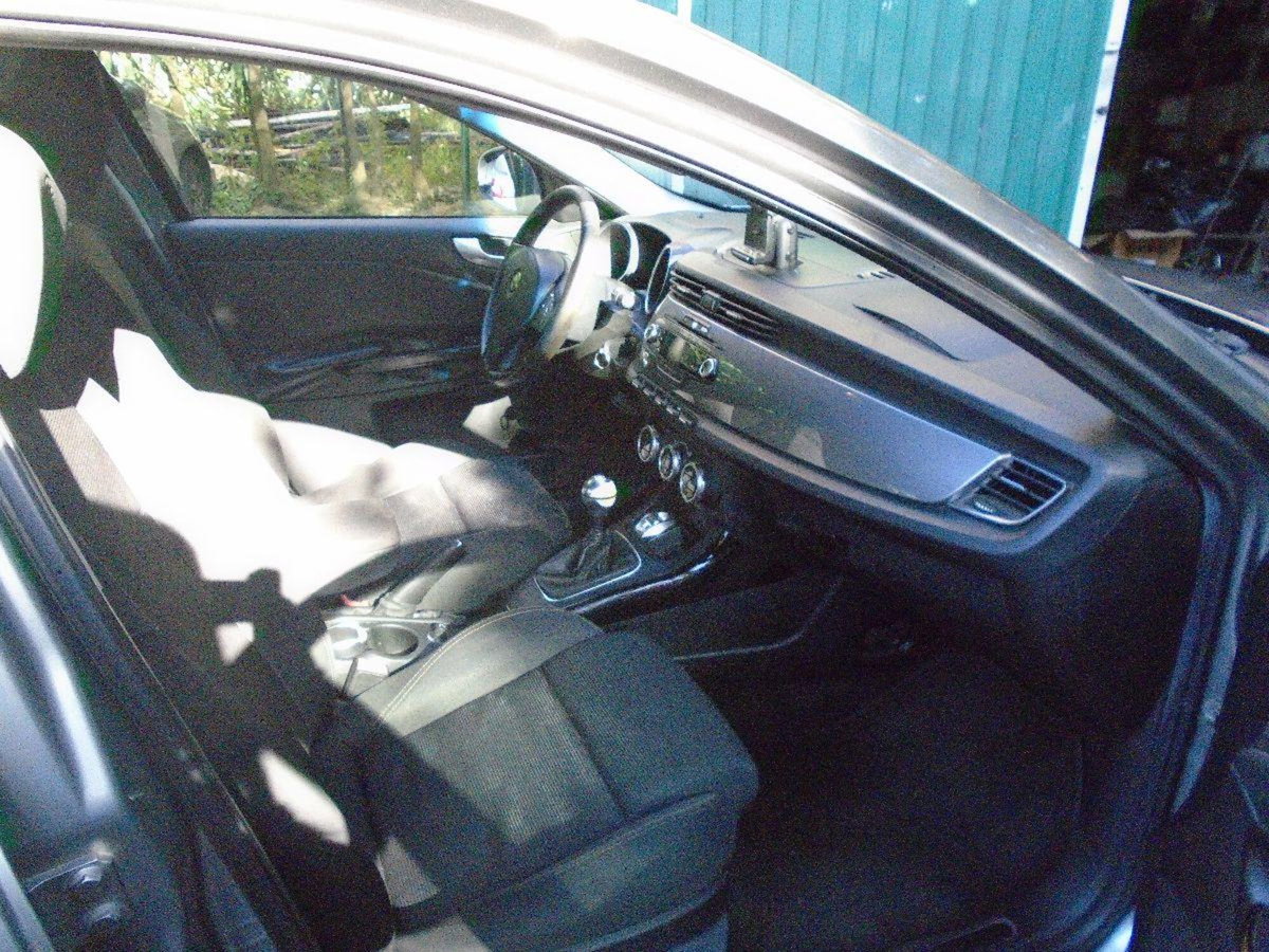 Alfa Romeo Giulietta 1.4 Turbo multiair Exclusive 170cv (16)