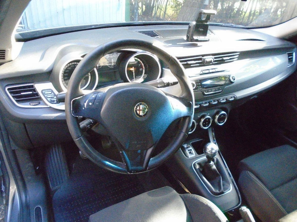 Alfa Romeo Giulietta 1.4 Turbo multiair Exclusive 170cv (9)