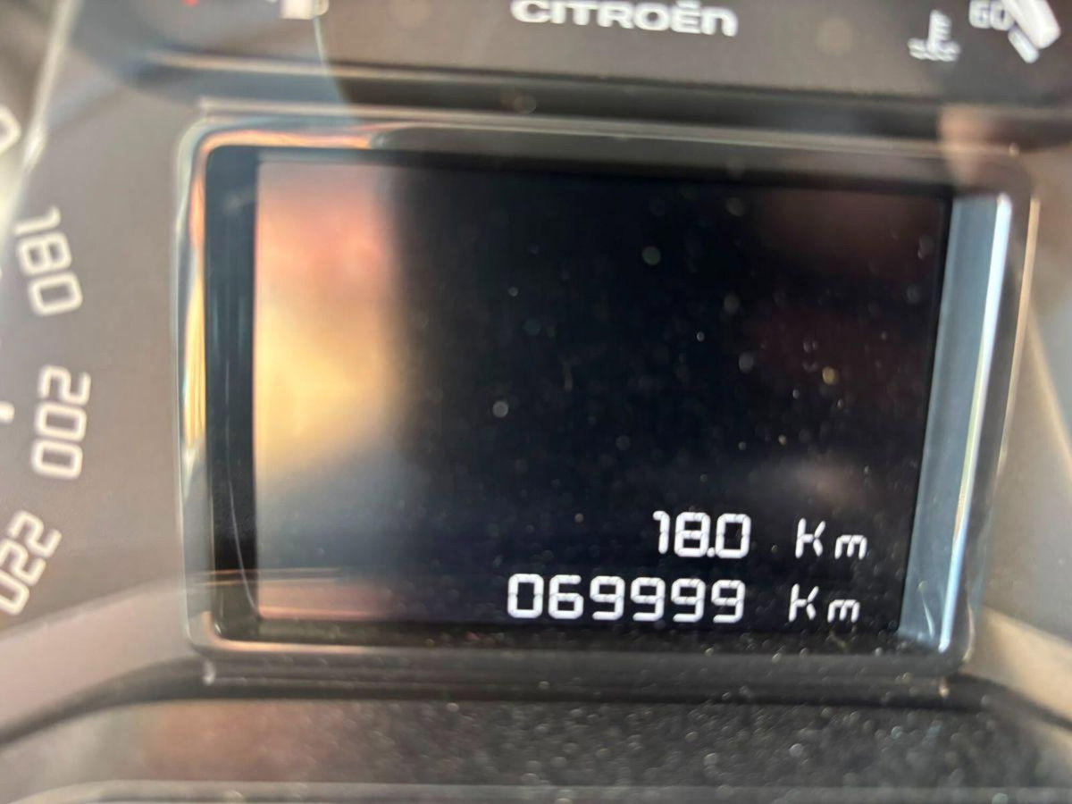 Citroen C3 BlueHDi 100 S&S Feel (10)