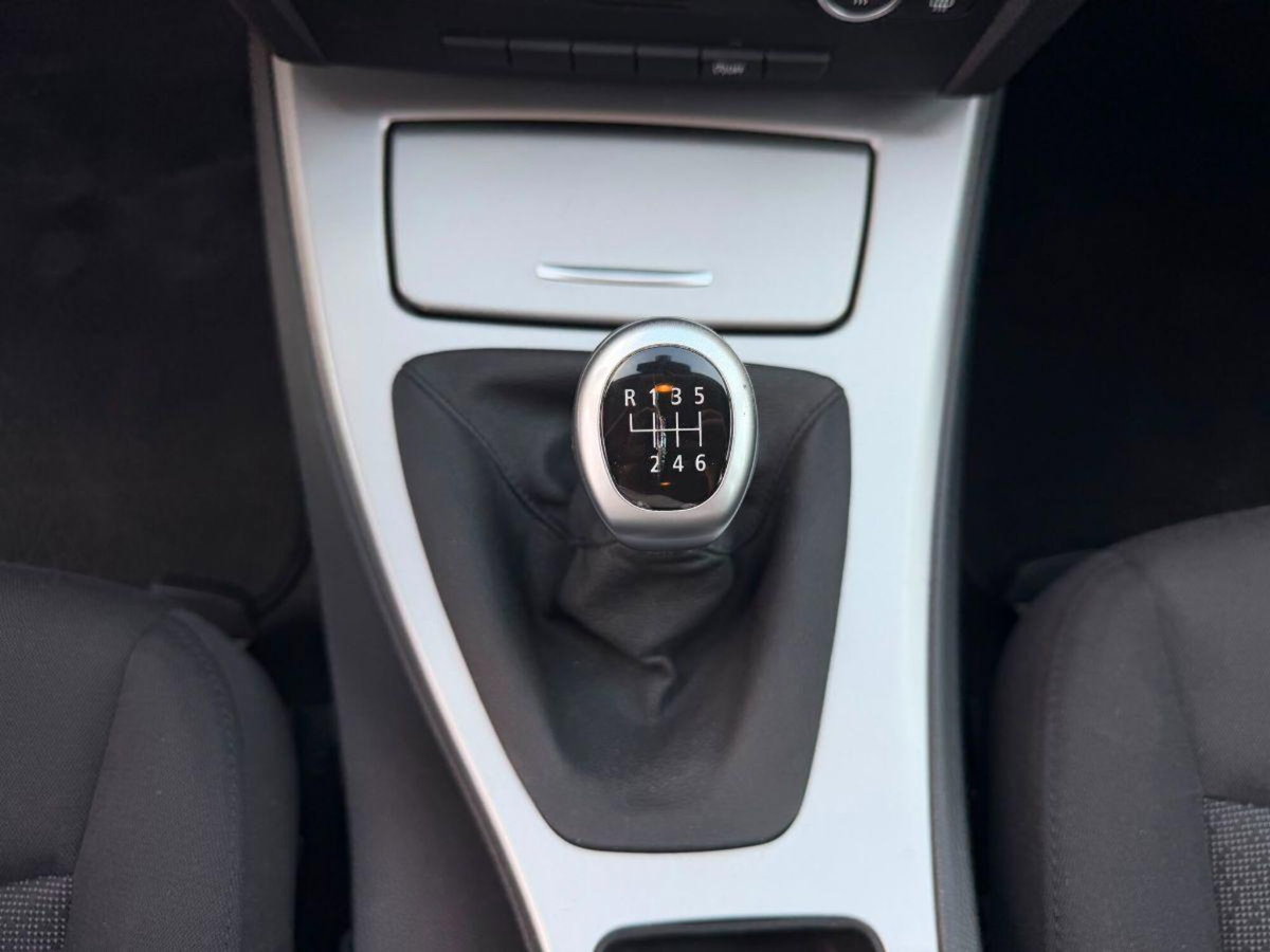 BMW Serie 3 Touring 320d cat  Futura (16)