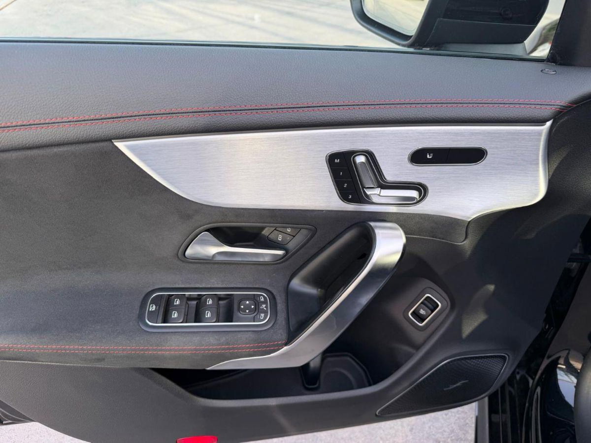 Mercedes-Benz CLA 35 AMG 4Matic (11)