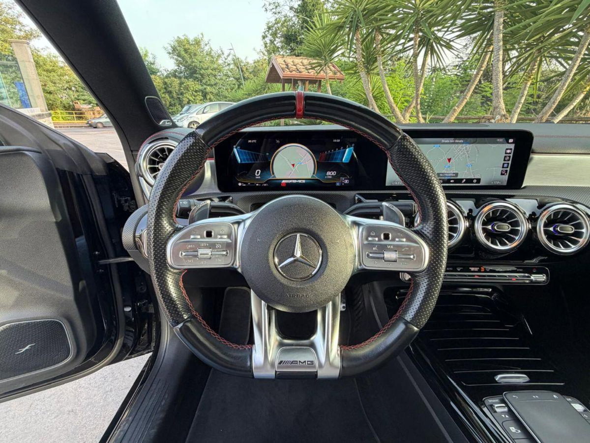 Mercedes-Benz CLA 35 AMG 4Matic (19)