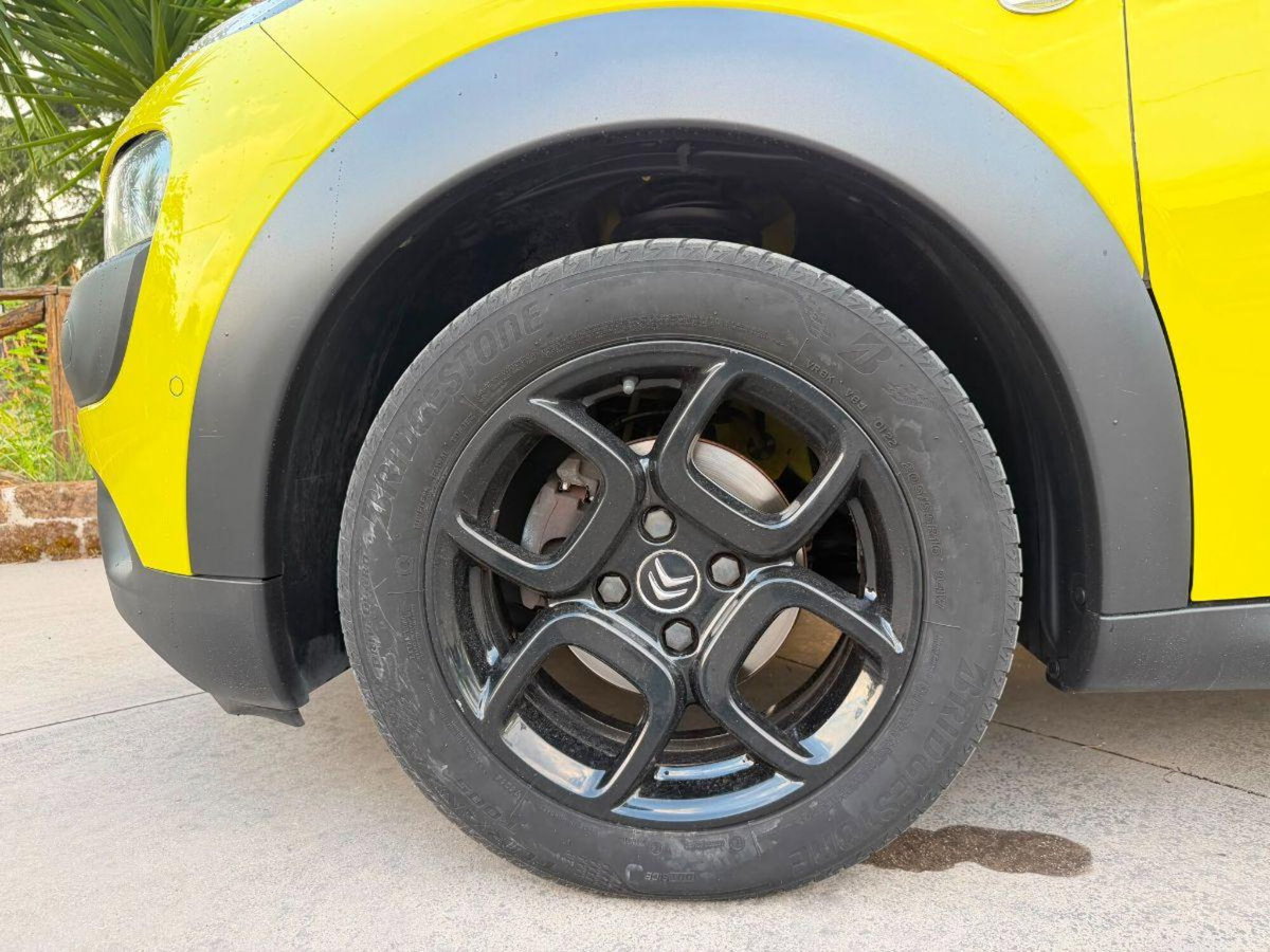 Citroen C4 Cactus BlueHDi 100 S&S Live (18)