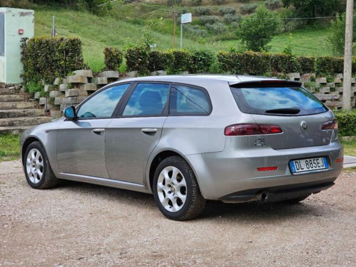 Alfa Romeo 159 SportWagon 1.9 JTDm 16V Sportwagon Progression (4)