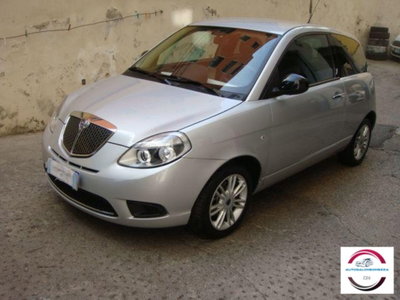 Lancia Ypsilon 1.2 69 CV Platinum (2)