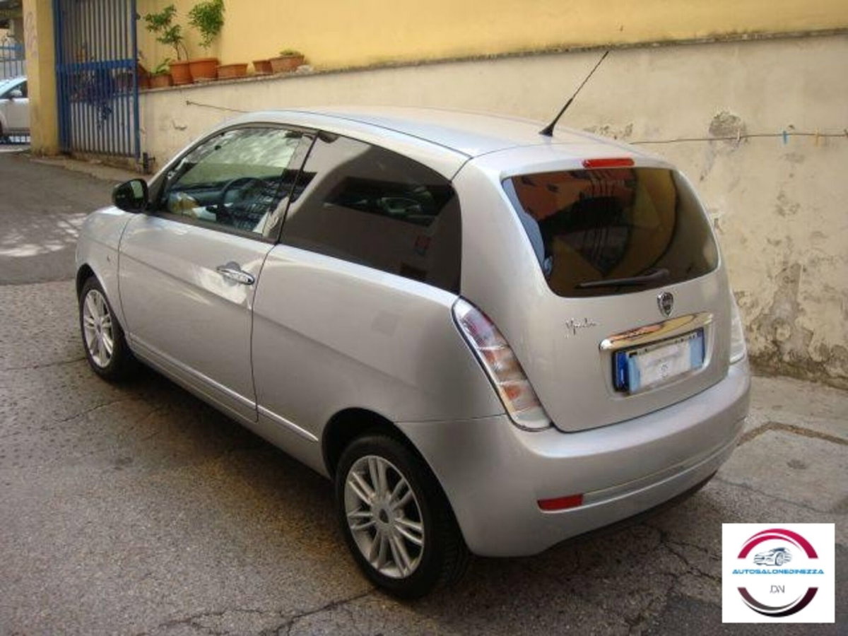 Lancia Ypsilon 1.2 69 CV Platinum (5)