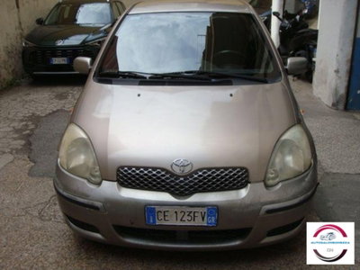 Toyota Yaris 16V cat 5 porte Sol usata