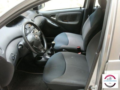 Toyota Yaris 16V cat 5 porte Sol (10)