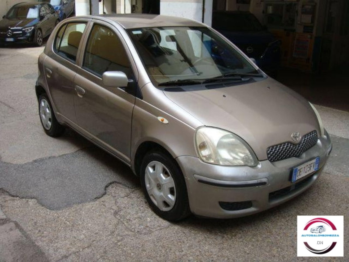 Toyota Yaris 16V cat 5 porte Sol (2)