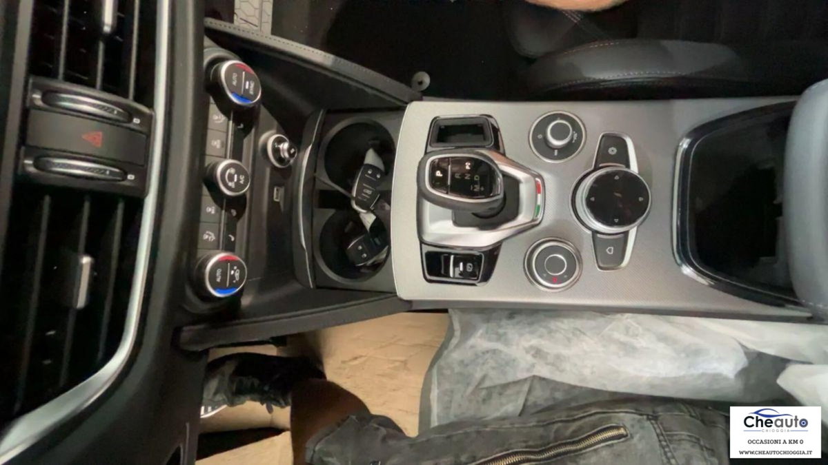Alfa Romeo Stelvio Stelvio 2.2 Turbodiesel 210 CV AT8 Q4 Ti (11)