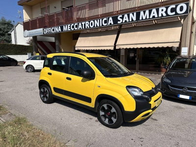Fiat Panda 1.0 FireFly S&S Hybrid City Cross usata