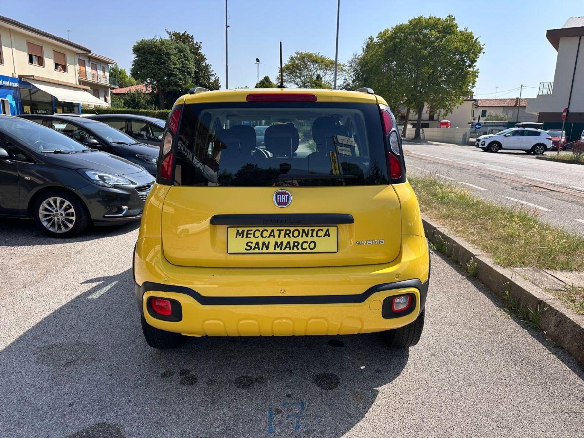 Fiat Panda 1.0 FireFly S&S Hybrid City Cross (5)
