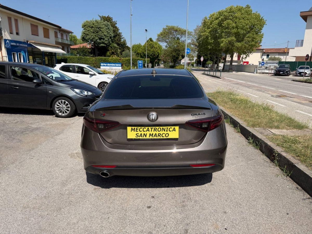 Alfa Romeo Giulia 2.2 Turbodiesel 150 CV AT8 Super (5)